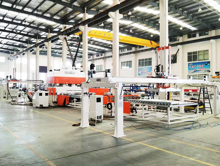 地墻面裝飾材料(裁切/修邊/涂膠/包裝)機械